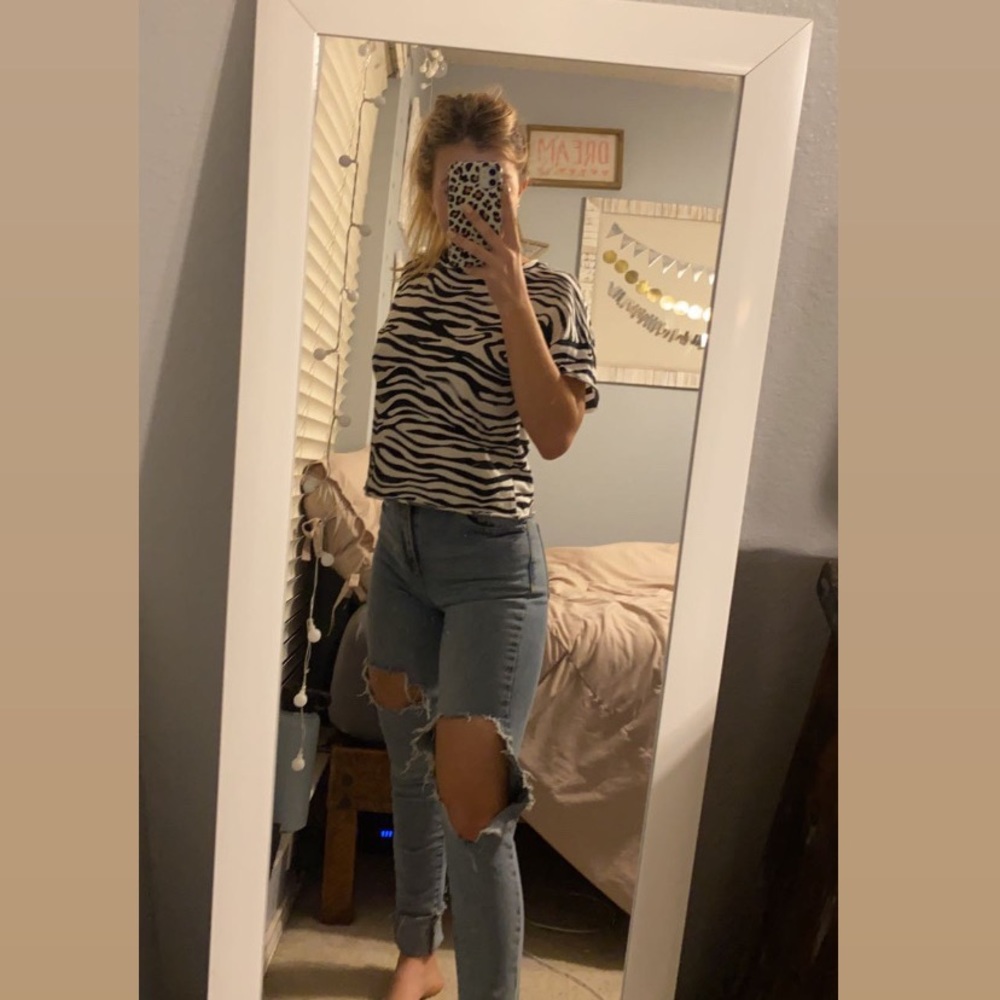 zebra print short sleeve crop top